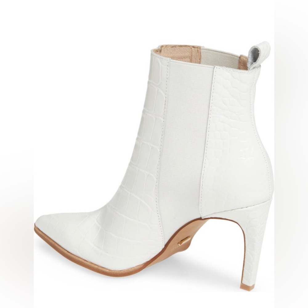 NWOB 42 Gold Kensington Chelsea Pointed Toe Boot Women’s Size 7.5